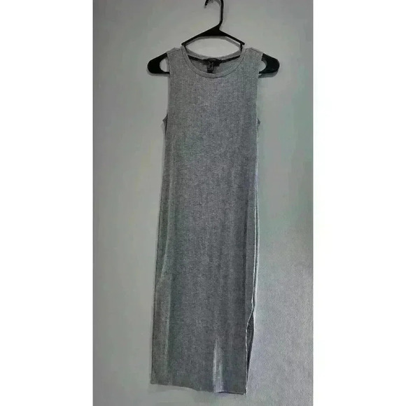 Sleek Sleeveless Ribbed Midi Dress - Picture 3 of 5